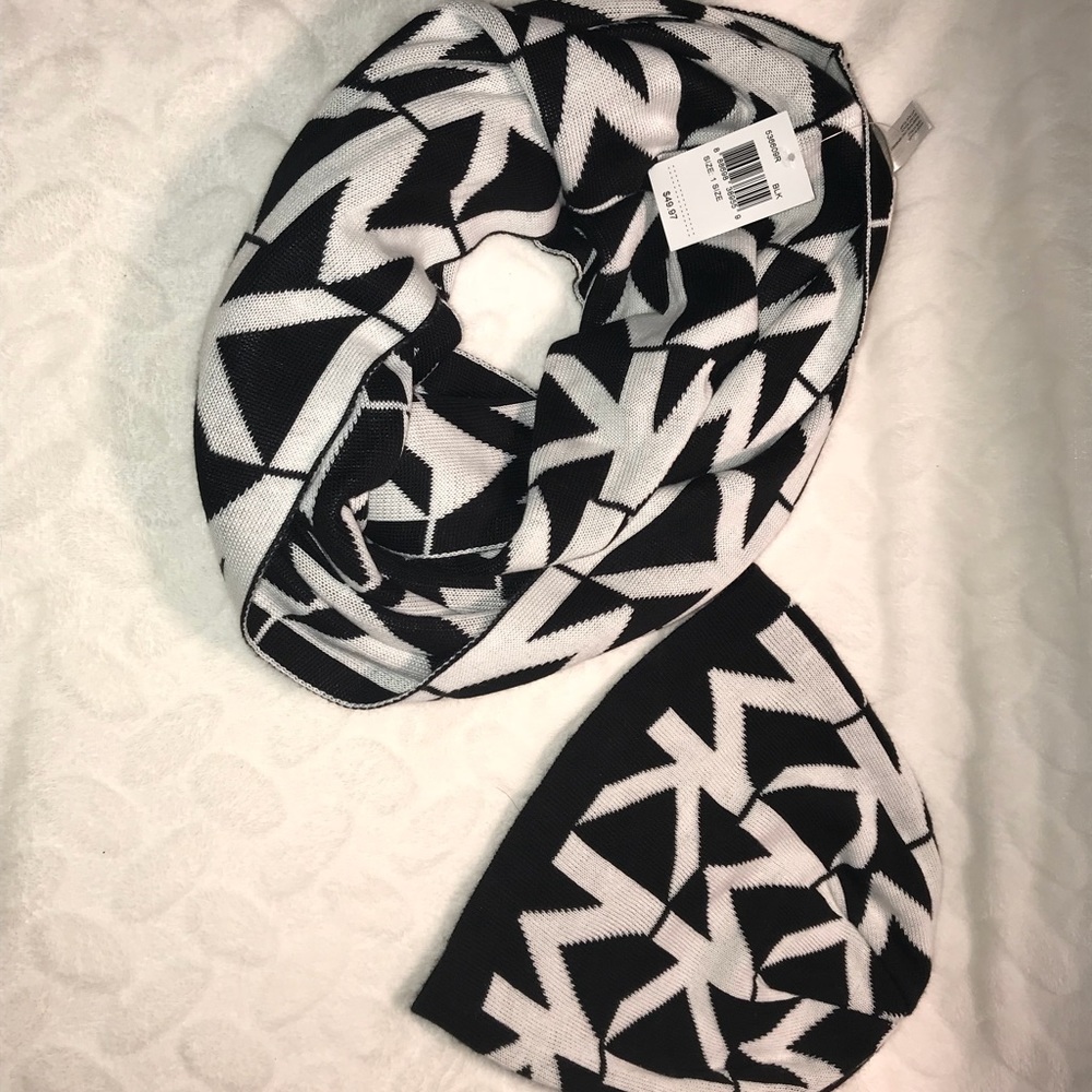 *FINAL PRICE* Michael Kors hat and scarf